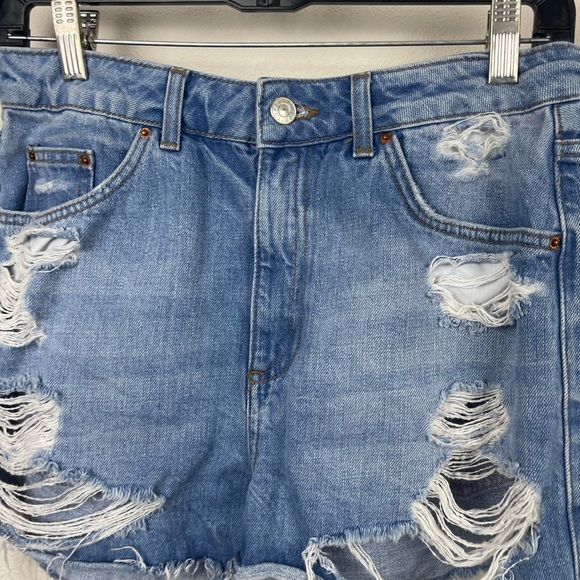 🥑5/$25 Topshop Moto Mom Jean Shorts Distressed Size 6 - Picture 3 of 5